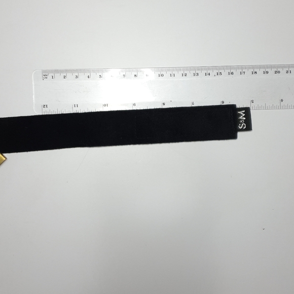 Black soft felt lock and key Velcro choker - Picture 14 of 15